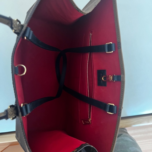 Authentic Louis Vuitton On the Go GM Tote - Like New - Picture 9 of 16